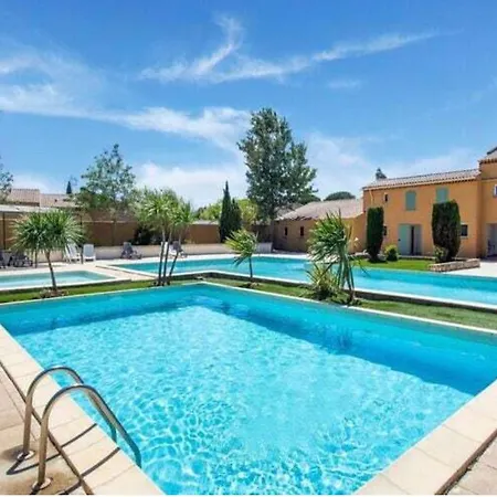 別荘 Maison De Dans Avec Piscine アルル